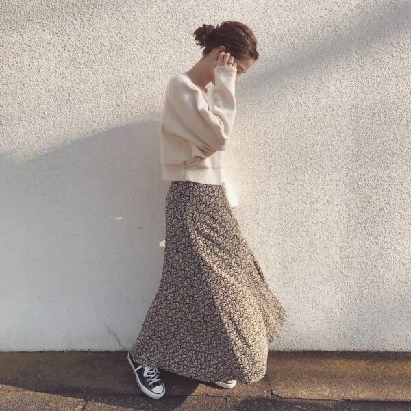 花柄スカートコーデは 3つのコツ で簡単に見違える 大人コーデ28選 Kazuhiromouriblog